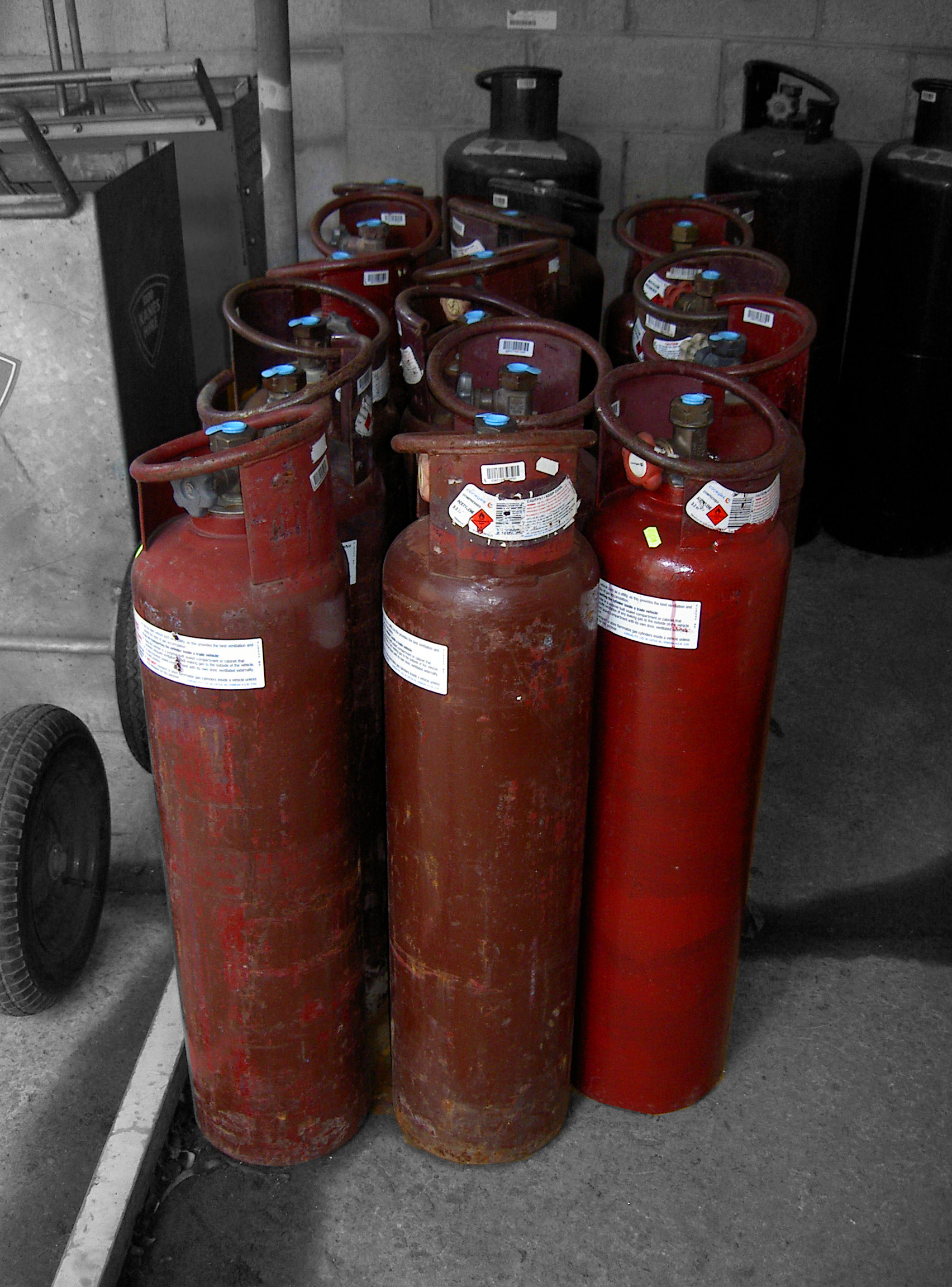 Acetylene, Dissolved CYLINDER Size E 3.2m3/23ltr CLASS 2.1 UN No.:1001 (Gas Extra) Supagas